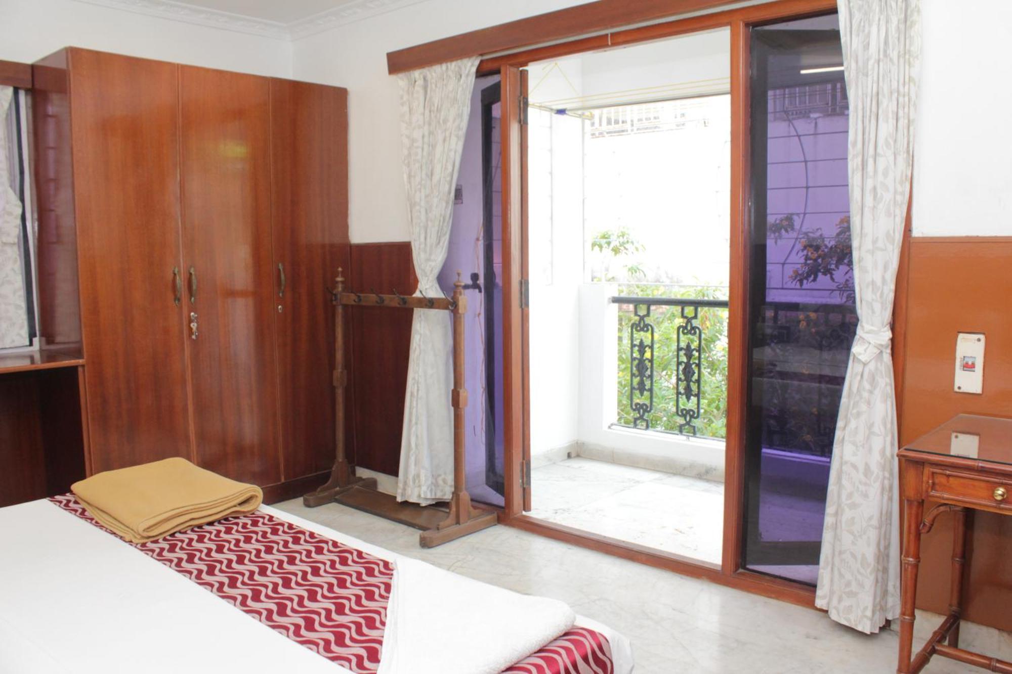 Happy Planet Bed & Breakfast Chennai Bagian luar foto