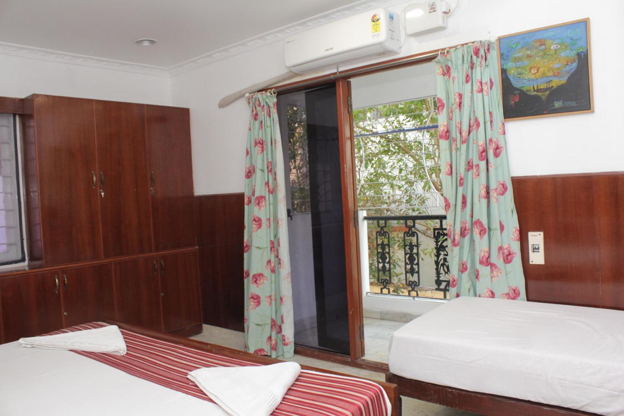 Happy Planet Bed & Breakfast Chennai Bagian luar foto
