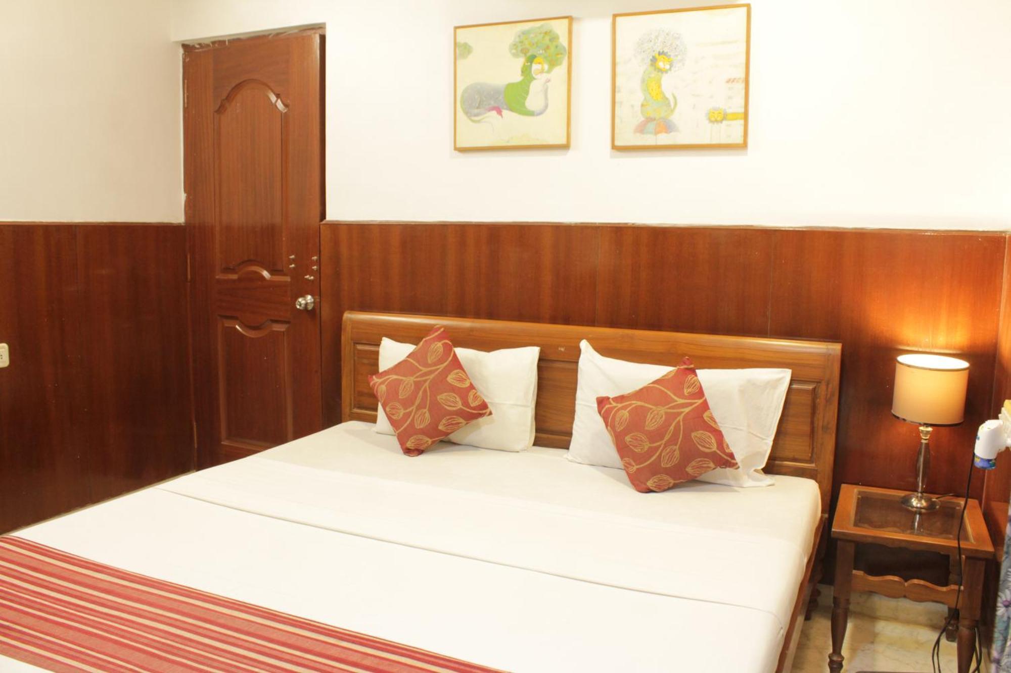 Happy Planet Bed & Breakfast Chennai Bagian luar foto