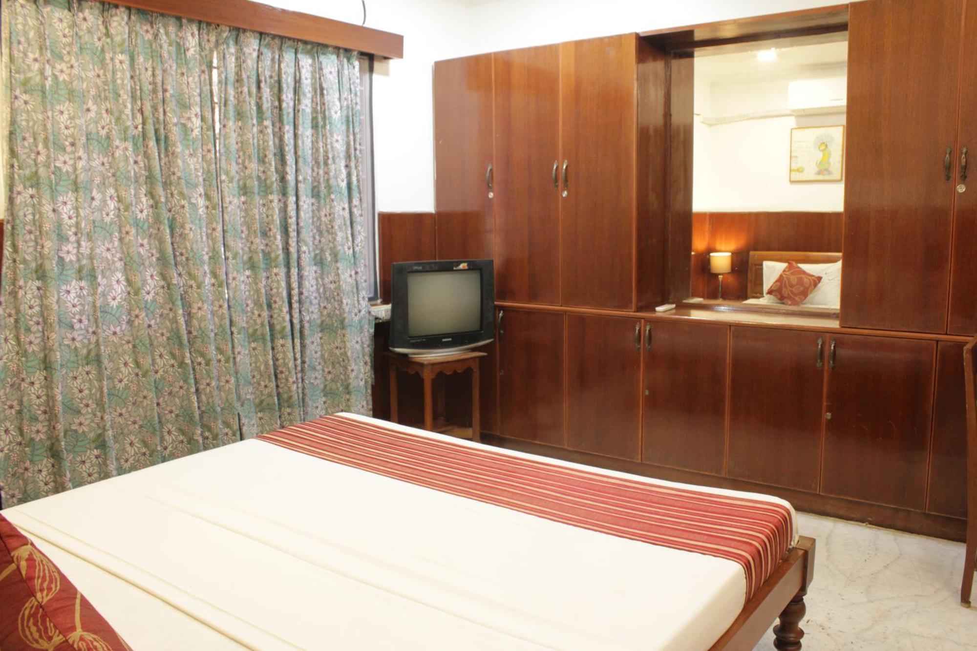 Happy Planet Bed & Breakfast Chennai Bagian luar foto